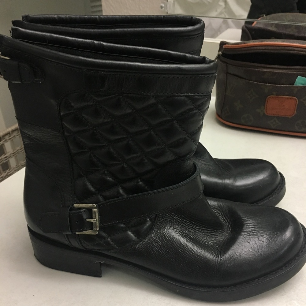 Black Boots